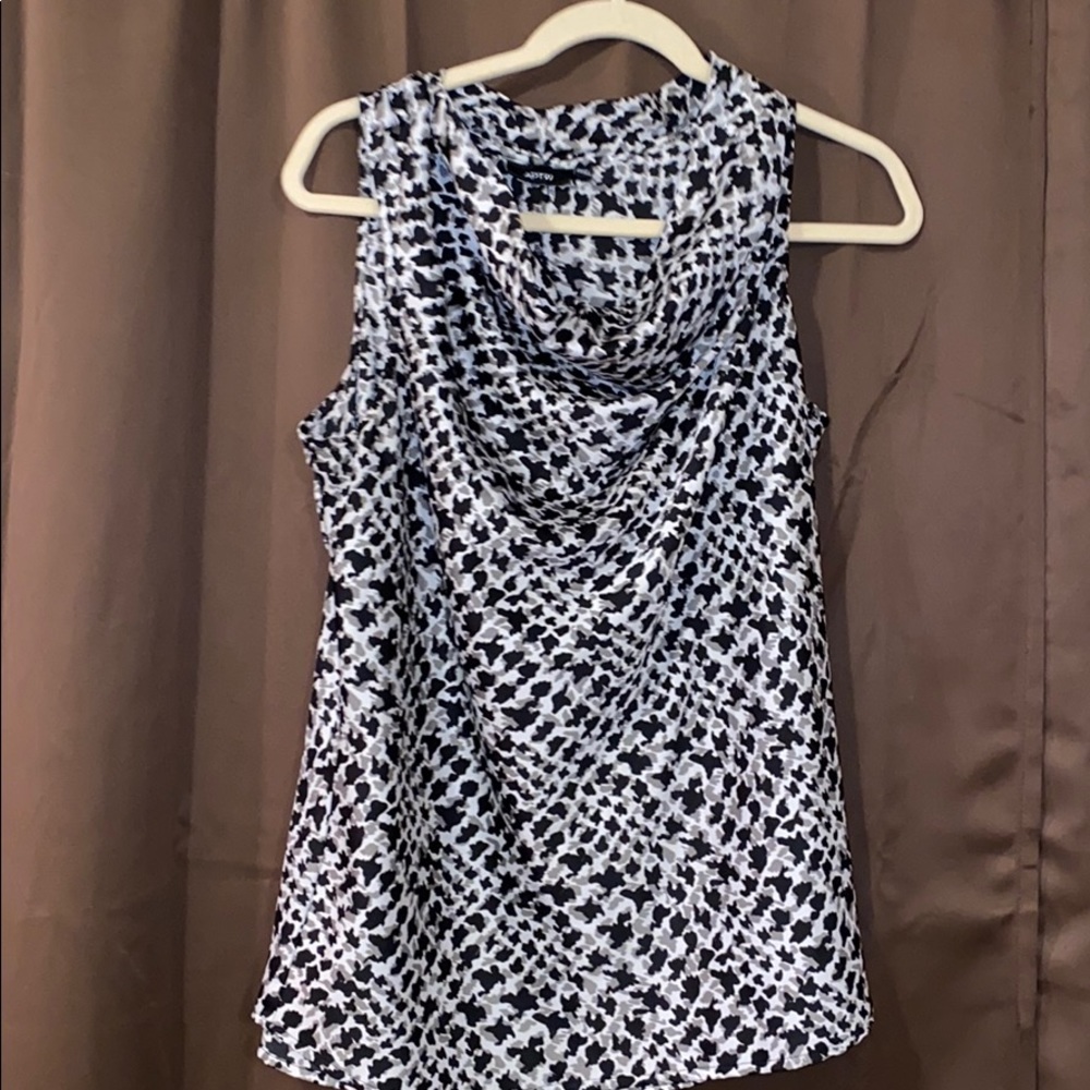 Print tank shirt